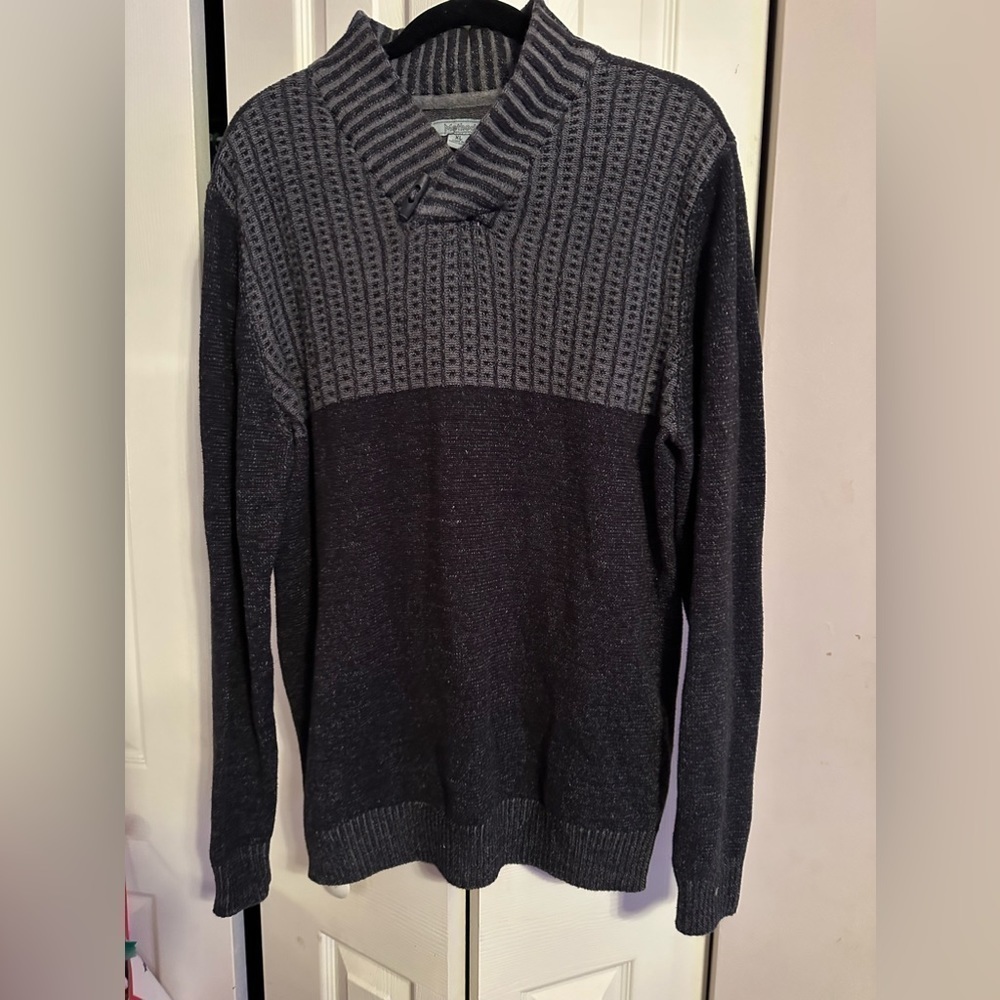 Method tight knit sweater dark charcoal/grey v-neck size XL Excellent Used Con